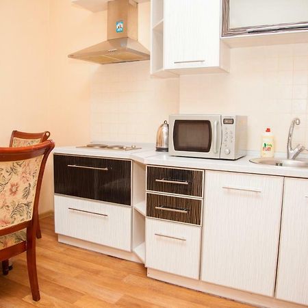 Semi-Luxury Apartment On Zhukovskogo Street 57 Zaporizhia エクステリア 写真